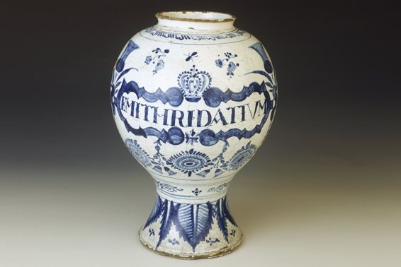 Delftware Drug Jar labelled 'E MITHRIDATIVM', circa 1720