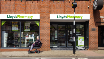 Lloydspharmacy exterior