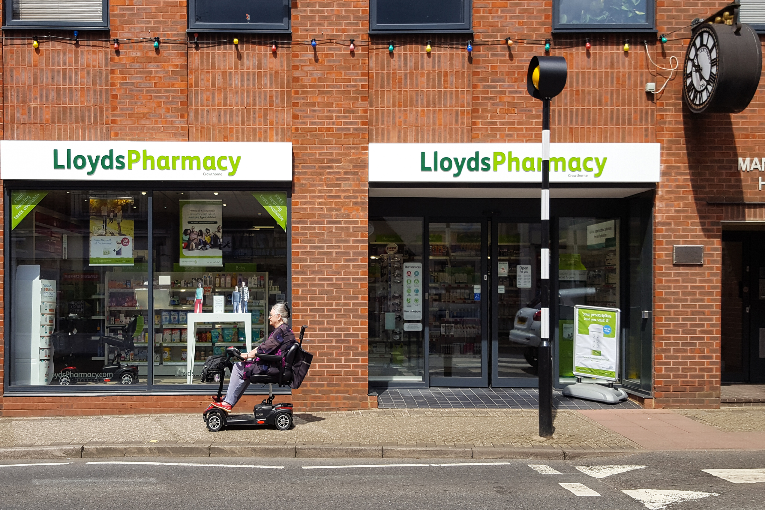 lloyds pharmacy opening times chippenham hospital jobs openings