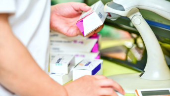 Pharmacist scanning FMD barcode