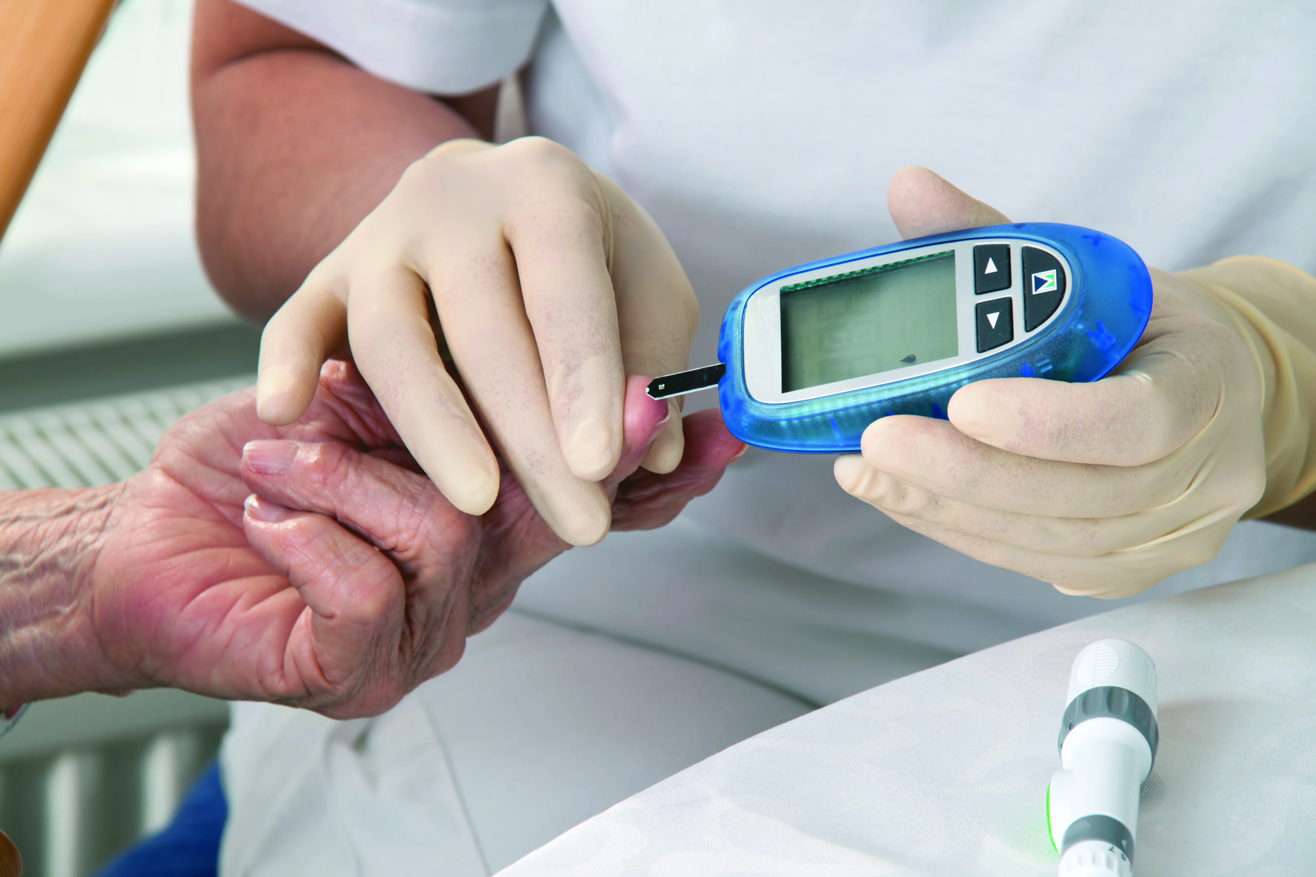 Тест диагностика осложнений сахарного диабета. Измерение сахара в крови. Контроль уровня Глюкозы. Диабет. Измерение уровня Глюкозы в крови.