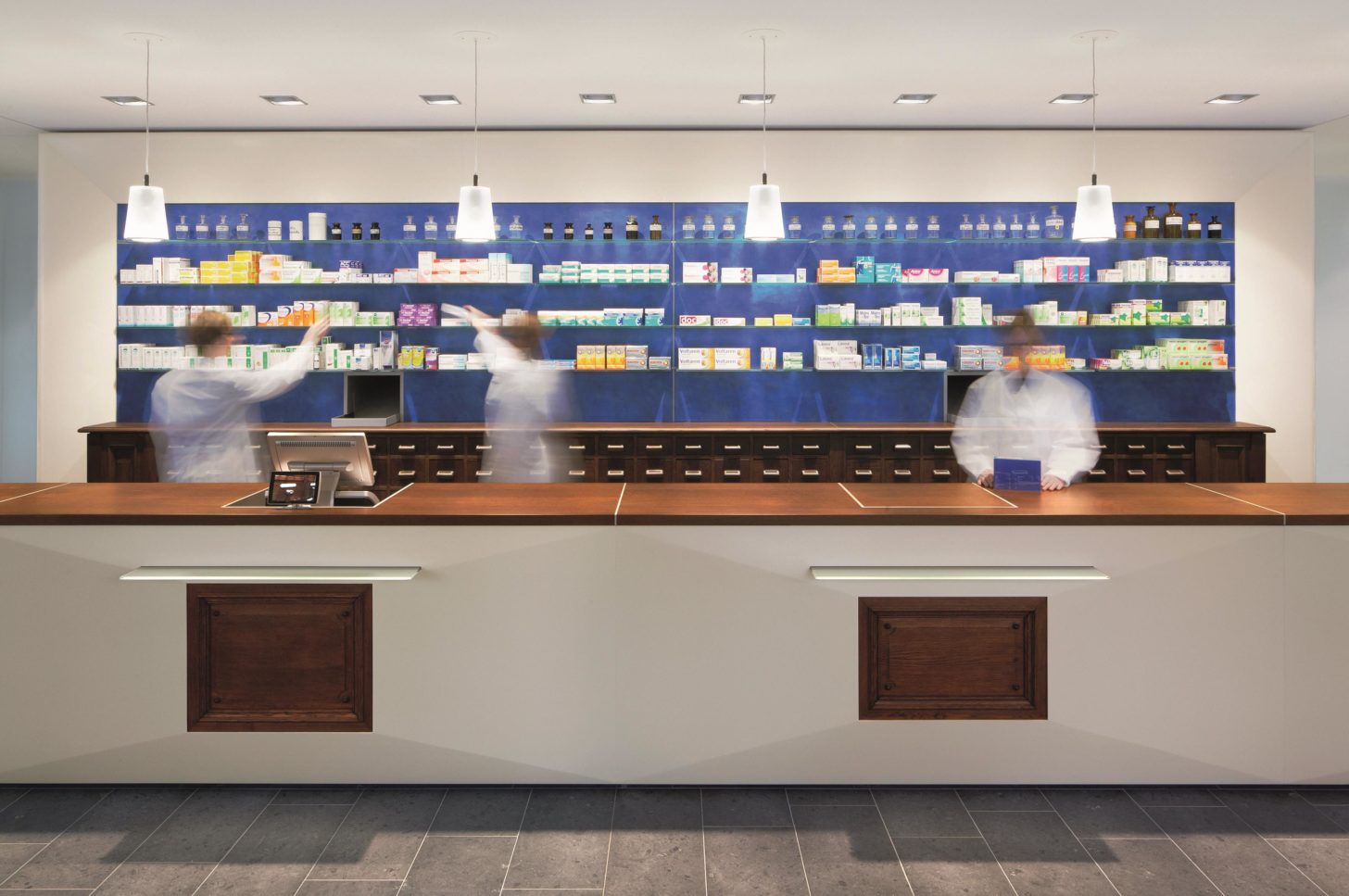 Pharmacists need to collaborate with pharmacy technicians and support