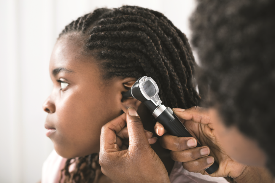 ear exam otoscope girl child ss 17