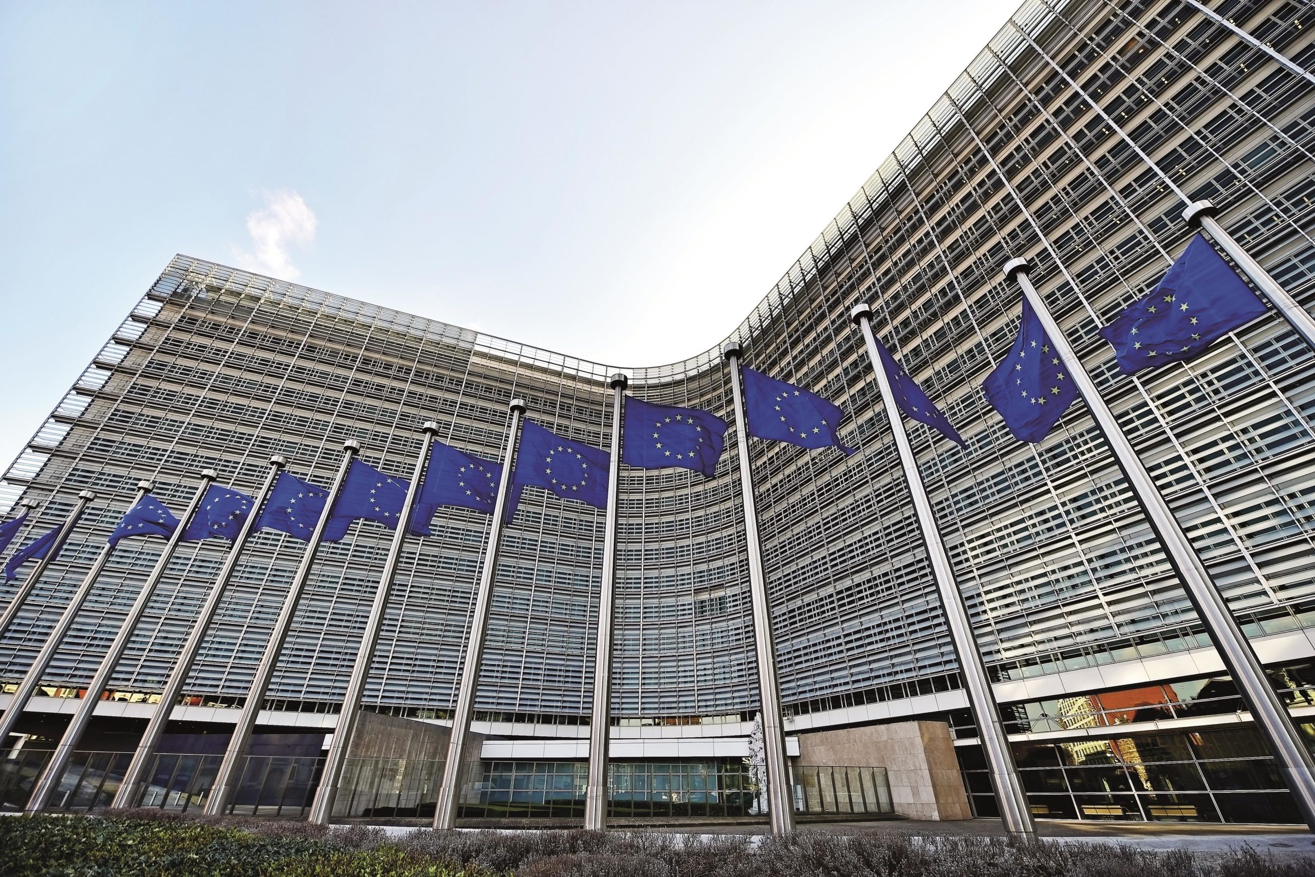 Совет европы оон. Европейская комиссия Брюссель. Здание Евросоюза в Брюсселе. Штаб квартира ООН В Брюсселе. Здание Евросовета Брюссель.