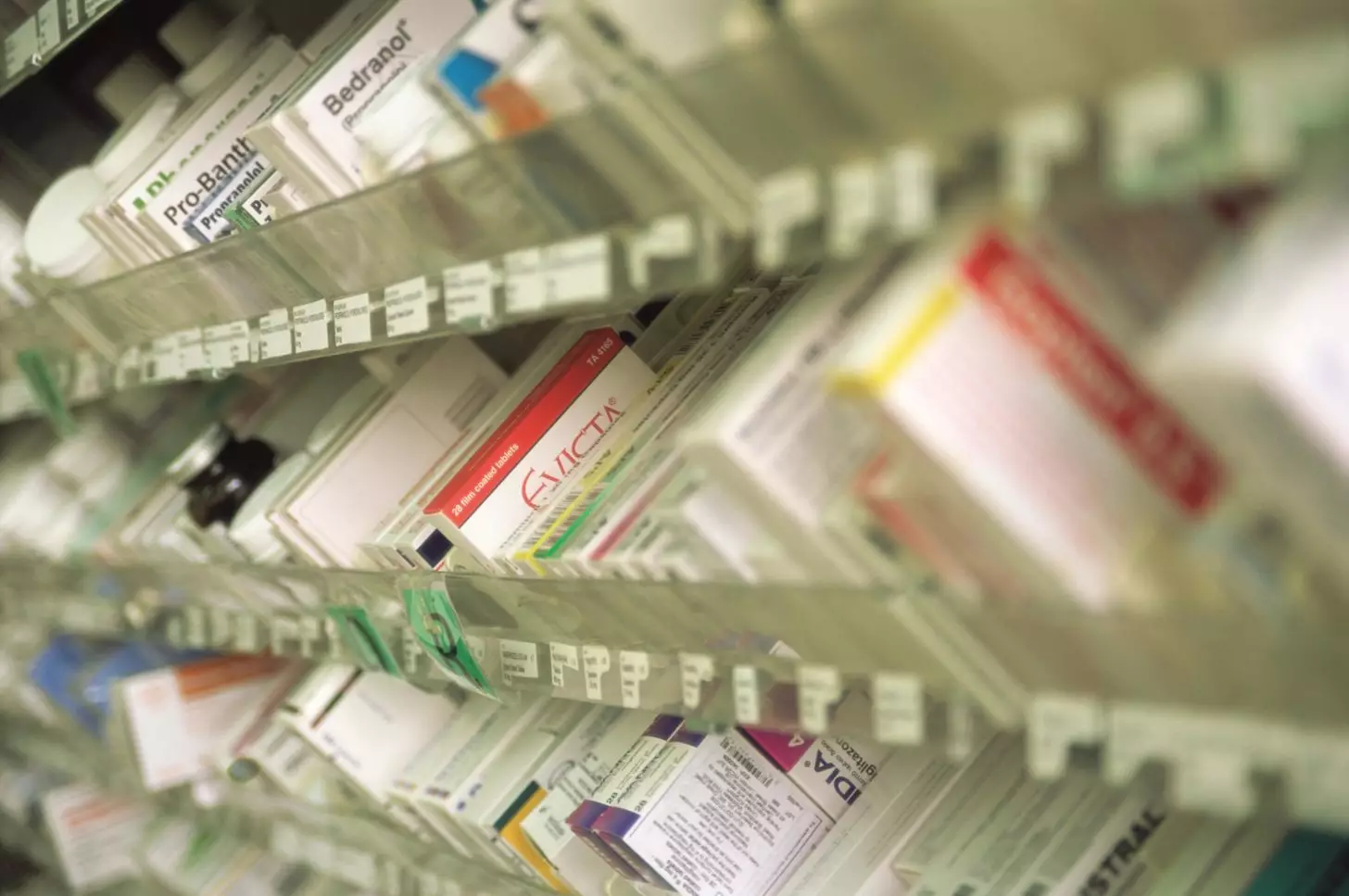 Pharmacy2U founder announces £8m investment in dispensing hub for