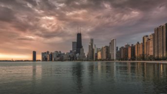 Drugs taken by humans and animals find their way into rivers, lakes and even drinking water, and can have devastating effects on the environment. In the image, the city of Chicago on the borders of Lake Michigan where large amounts of metformin were found