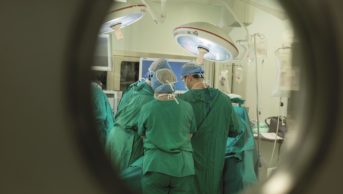 Ireland and the UK have higher rates of paracetamol overdose that results in acute liver failure leading to registration for transplantation (ALFT) compared with several other European countries. In the image, a team of doctors in the operating room