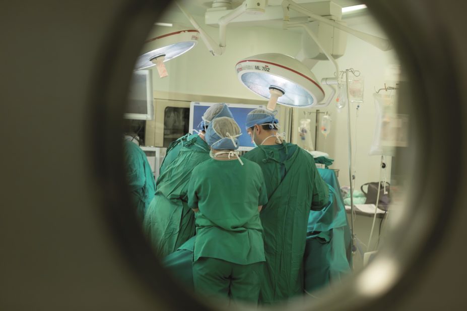 Ireland and the UK have higher rates of paracetamol overdose that results in acute liver failure leading to registration for transplantation (ALFT) compared with several other European countries. In the image, a team of doctors in the operating room