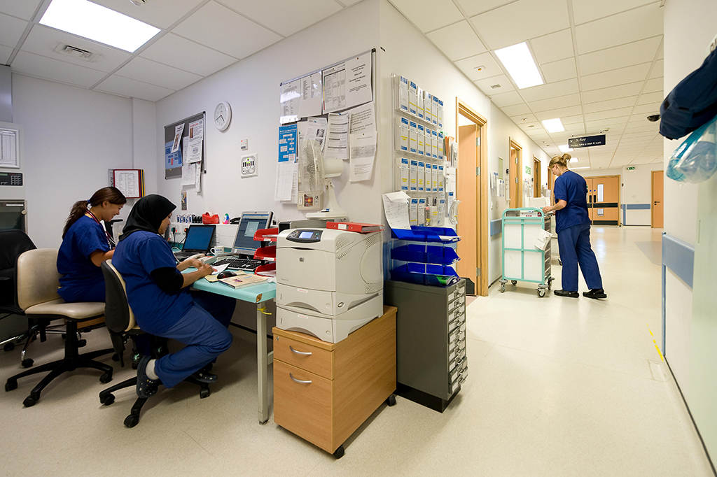 NHS Hospital Pharmacists To Receive At Least 1 400 Pay Rise The