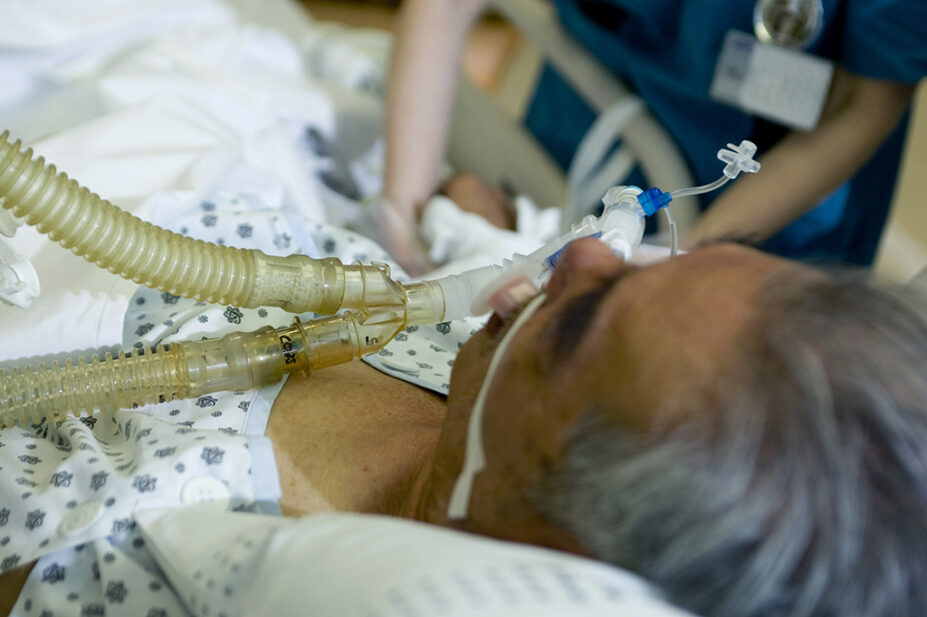 patient receiving anaesthetic gas