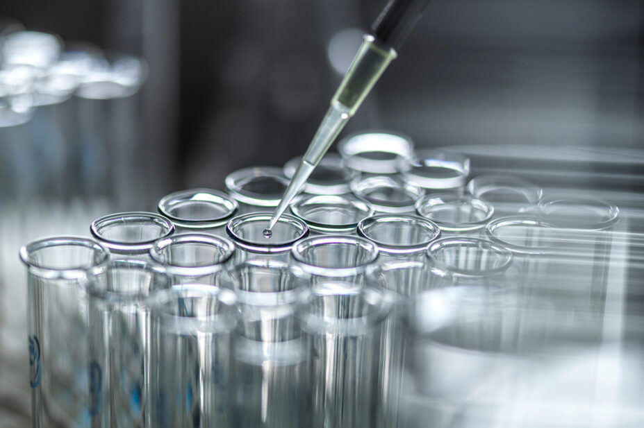 Scientist conducts a clinical trial