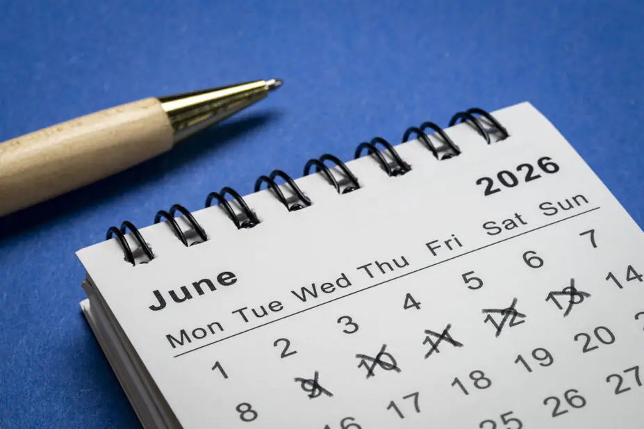 Blue background with pen and calendar showing June 2026 and 5 days crossed out