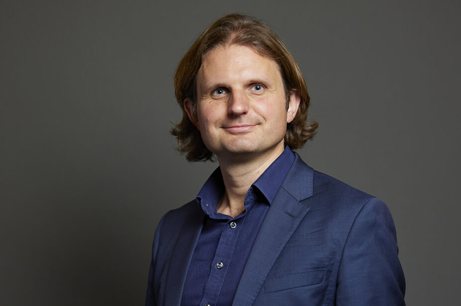 A portrait of Steff Aquarone, Liberal Democrat MP