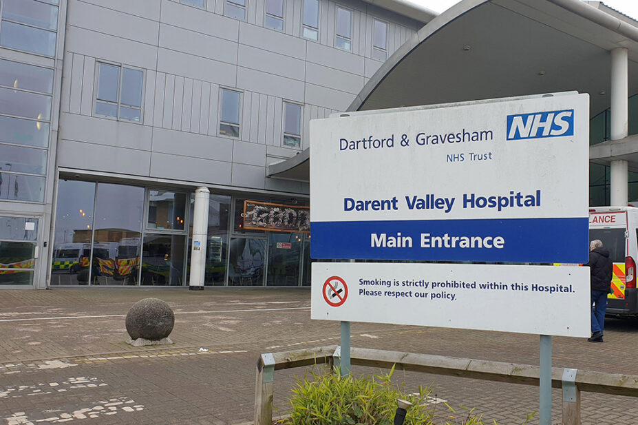 An image of the front of Darent Valley Hospital